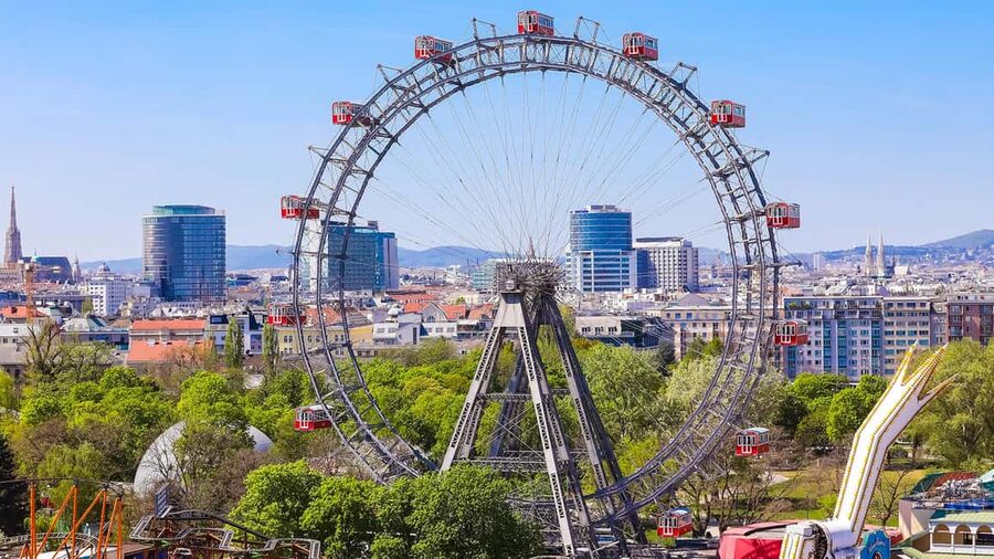 Vienna: Skip-the-cashier-desk-line Giant Ferris Wheel Ride - Entering through Wiener Prater