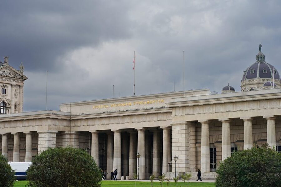Vienna: Skip-the-Line Hofburg and Empress Sisi Museum Tour - The Imperial Apartments and Habsburg daily life
