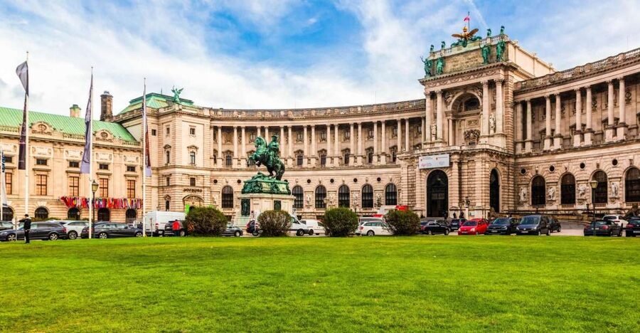 Vienna: Skip-the-Line Hofburg Ticket & Sisi Museum Tour - Why Hofburg Palace is worth two hours
