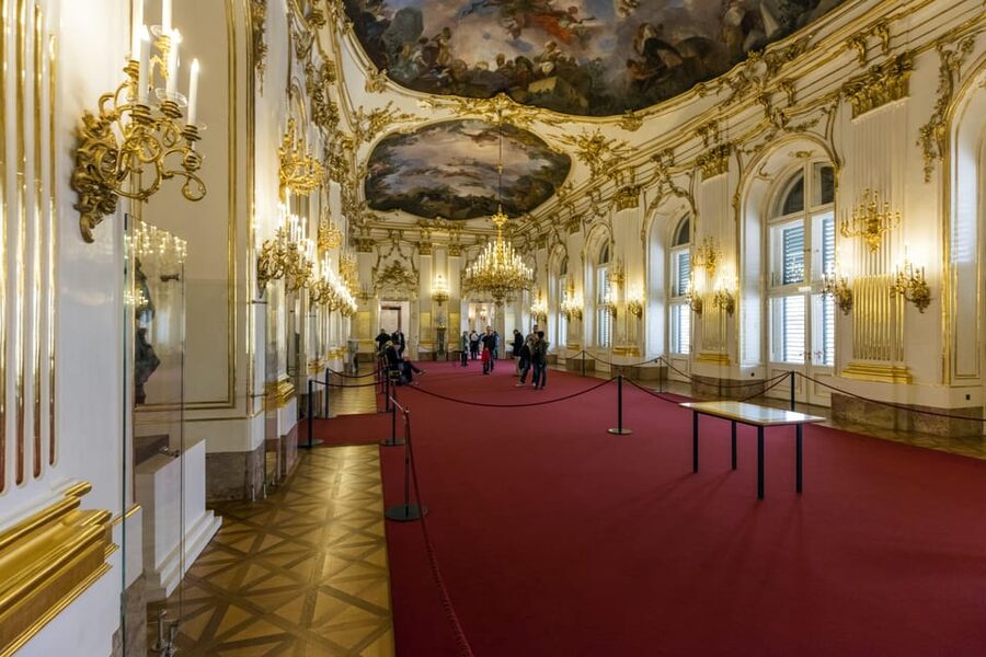Vienna: Skip-the-Line Schönbrunn Palace and Gardens Tour - Small details that make the visit easier