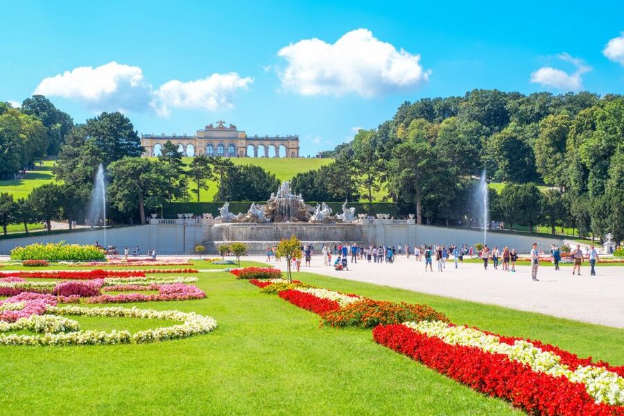 Vienna: Skip-the-Line Schönbrunn Palace & Gardens Tour - Finding Café Gerstner at Schönbrunn