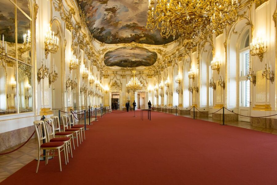 Vienna: Skip-the-Line Schönbrunn Palace & Gardens Tour - Who should book this Schönbrunn tour?