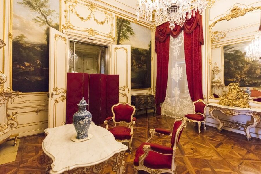 Vienna: Skip-the-Line Schönbrunn Palace & Gardens Tour - Who should book this Schönbrunn tour?