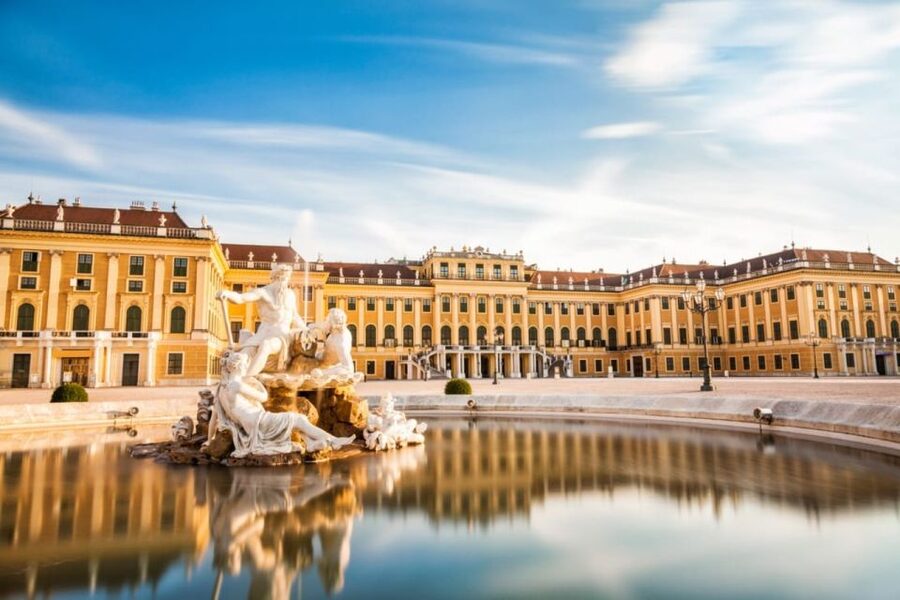 Vienna: Skip-the-Line Schonbrunn Palace Private Tour - Choosing between 24 and 40 imperial rooms