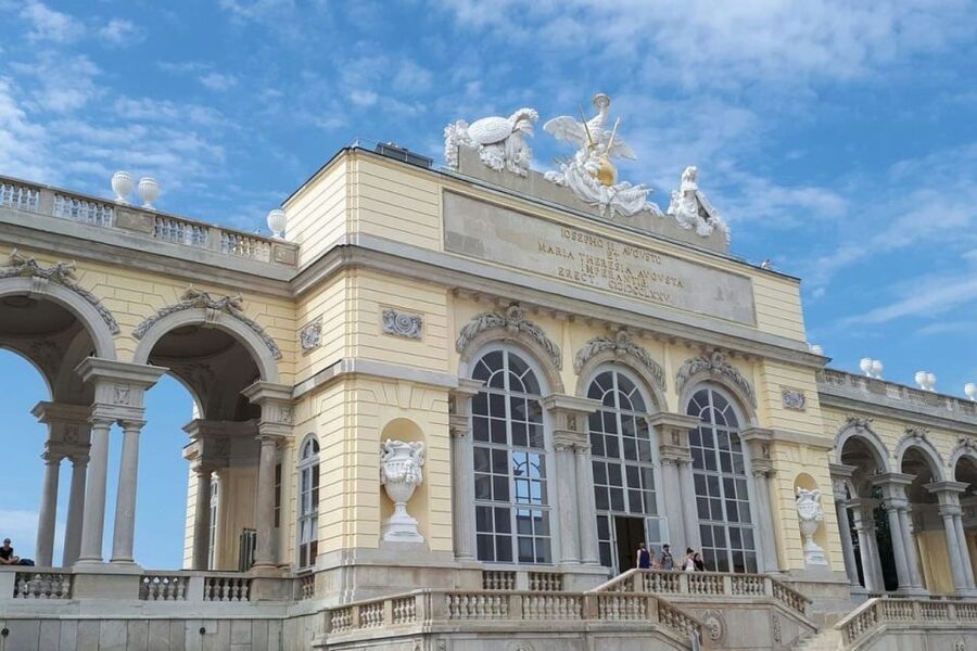 Vienna: Skip-the-Line Schonbrunn Palace Private Tour - Duration, transfers, and the ticket details