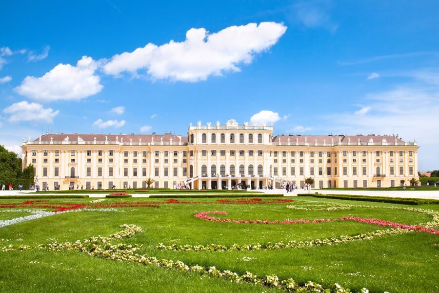 Vienna: Skip-the-Line Schonbrunn Palace Private Tour - Who should book this Schönbrunn visit