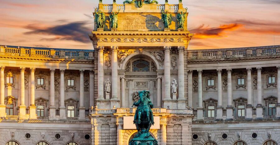 Vienna: Skip-the-Line Sisi Museum, Hofburg and Gardens Tour - Inside the Sisi Museum and Imperial Apartments