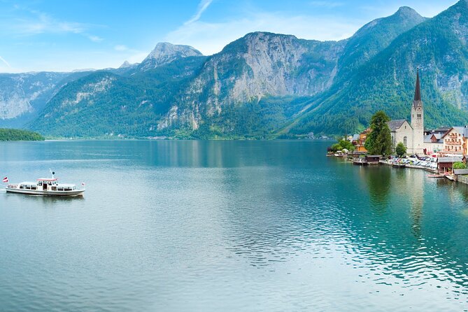 Vienna: small group tour Hallstatt with skywalk, boat, mine - A boat ride adds another view of the town