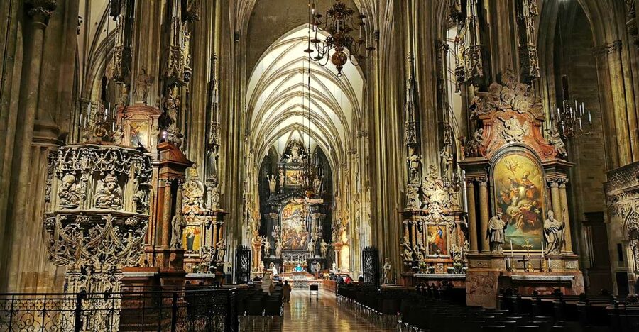 Vienna St. Stephen's Cathedral and city walk - What to look for inside the Gothic church