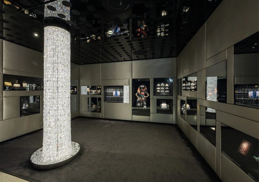 Vienna: Swarovski House Tour with Champagne and Gift - Key points at a glance