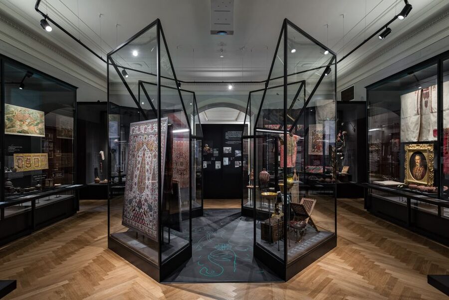 Vienna: Ticket to the Weltmuseum - Why the pillar hall deserves its own time