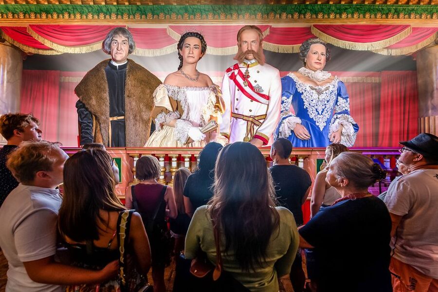 Vienna: Time Travel and Magic Vienna History Tour - Meet the Habsburgs in imperial Vienna