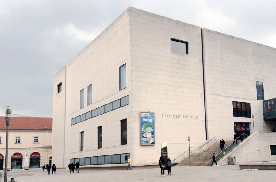 Vienna: Tour of Gustav Klimt's Art in 3 Museums with Tickets - The taxi transfer to the Secession