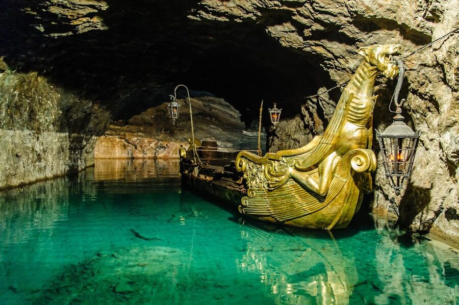 Vienna: Vienna Woods Tour with Underground Lake and Wine - Lichtenstein Castle from the outside