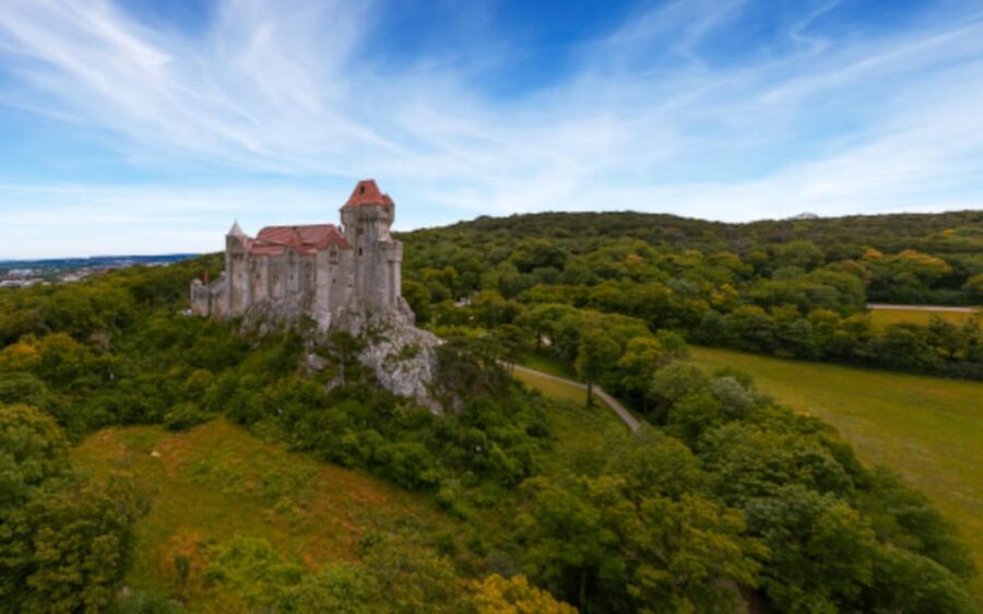 Vienna: Vienna Woods Tour with Underground Lake and Wine - Is $129 a fair price?