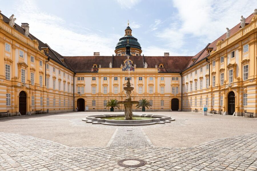 Vienna: Wachau Valley, Melk Abbey Tour with Danube Boat Trip - Leaving Vienna for the Wachau Valley