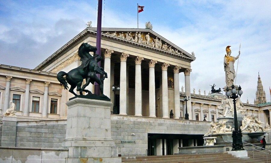 Vienna: Walking Tour of the Historic Ringstrasse - Parliament, Heldenplatz, and Pallas Athene