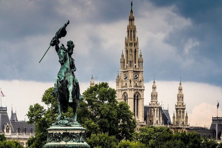 Vienna: Walking Tour of the Historic Ringstrasse - What the Two-Hour Format Really Gives You