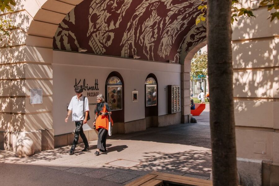 Vienna: Walking Tour of the MuseumsQuartier with Guide - What the one-hour route gives you