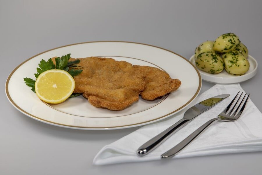 Vienna: Wiener Schnitzel and Strudel Cooking Class - Timing the class during your Vienna visit