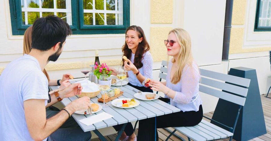 Vienna: Wine Tasting at Schönbrunn Palace - What happens at Restaurant Joseph II