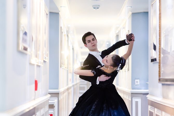 Viennese Waltz Workshop - What happens inside the 50-minute Viennese Waltz class