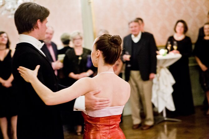Viennese Waltz Workshop - A small class can make the lesson easier