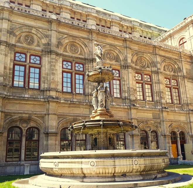Wien: Tours with locals by public transport & walking - Who will get the most from this experience