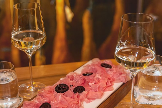 Wine Tasting Tour - Starting at Lugeck 6 in central Vienna